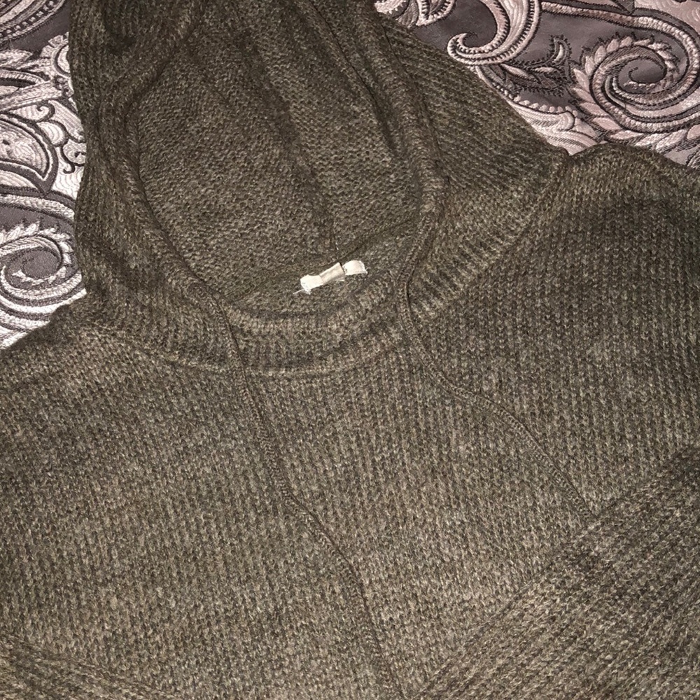 Urban outfitters army green hoodie - Picture 3 of 3